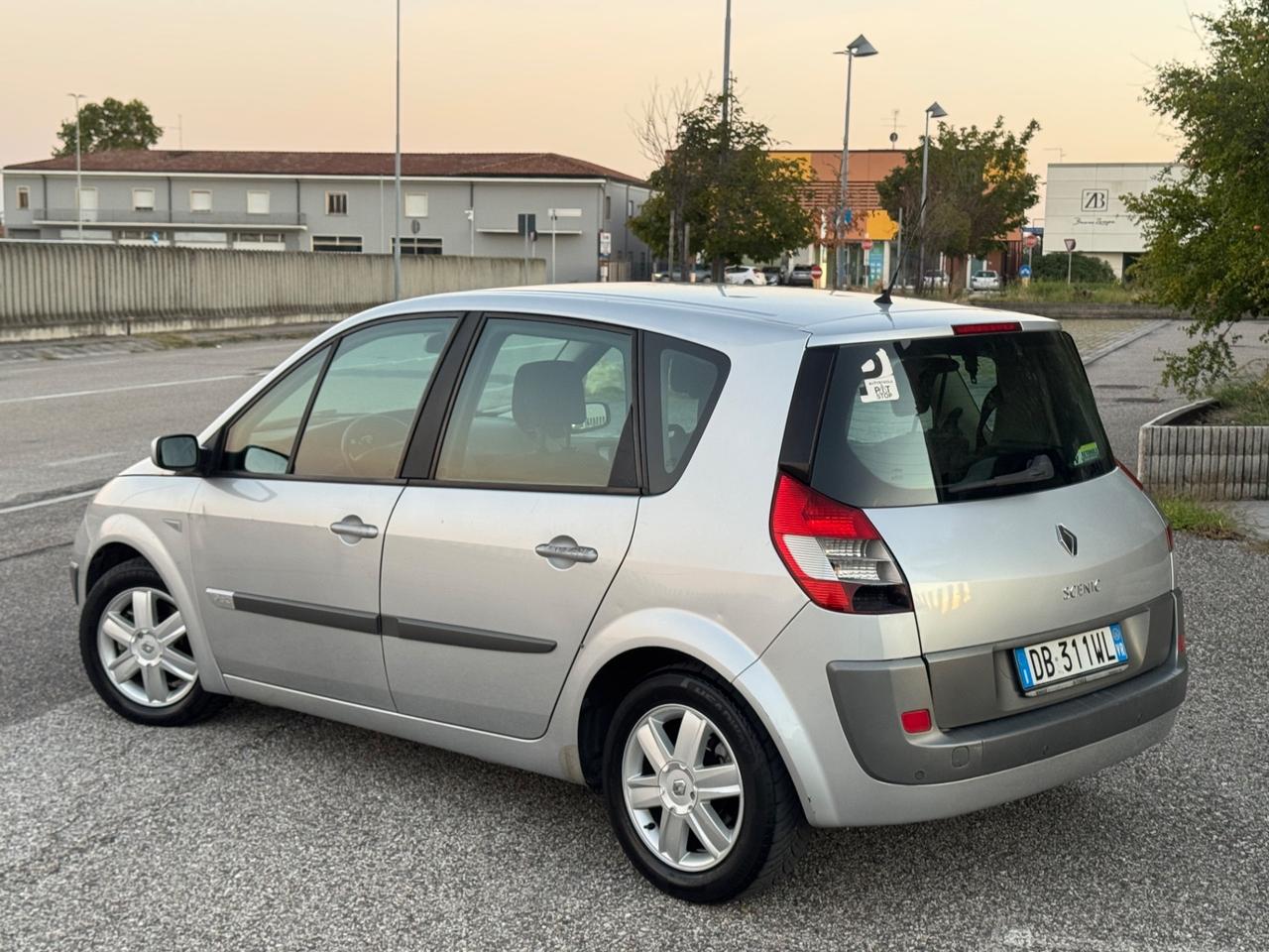 Renault Scenic 1.9 dCi 131cv