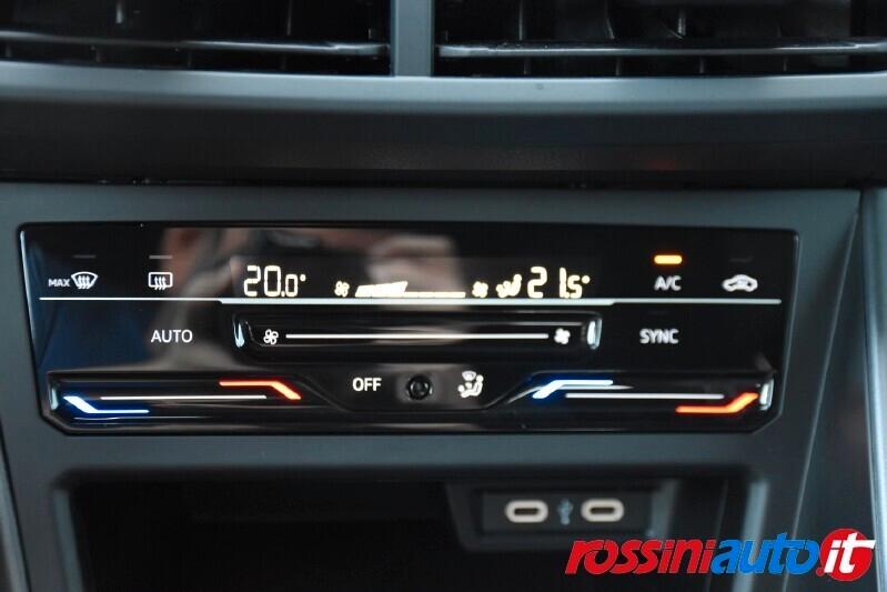 VOLKSWAGEN TAIGO 1.5 TSI 150 CV DSG R-LINE + R18 BI-COLOR 2XCLIMA