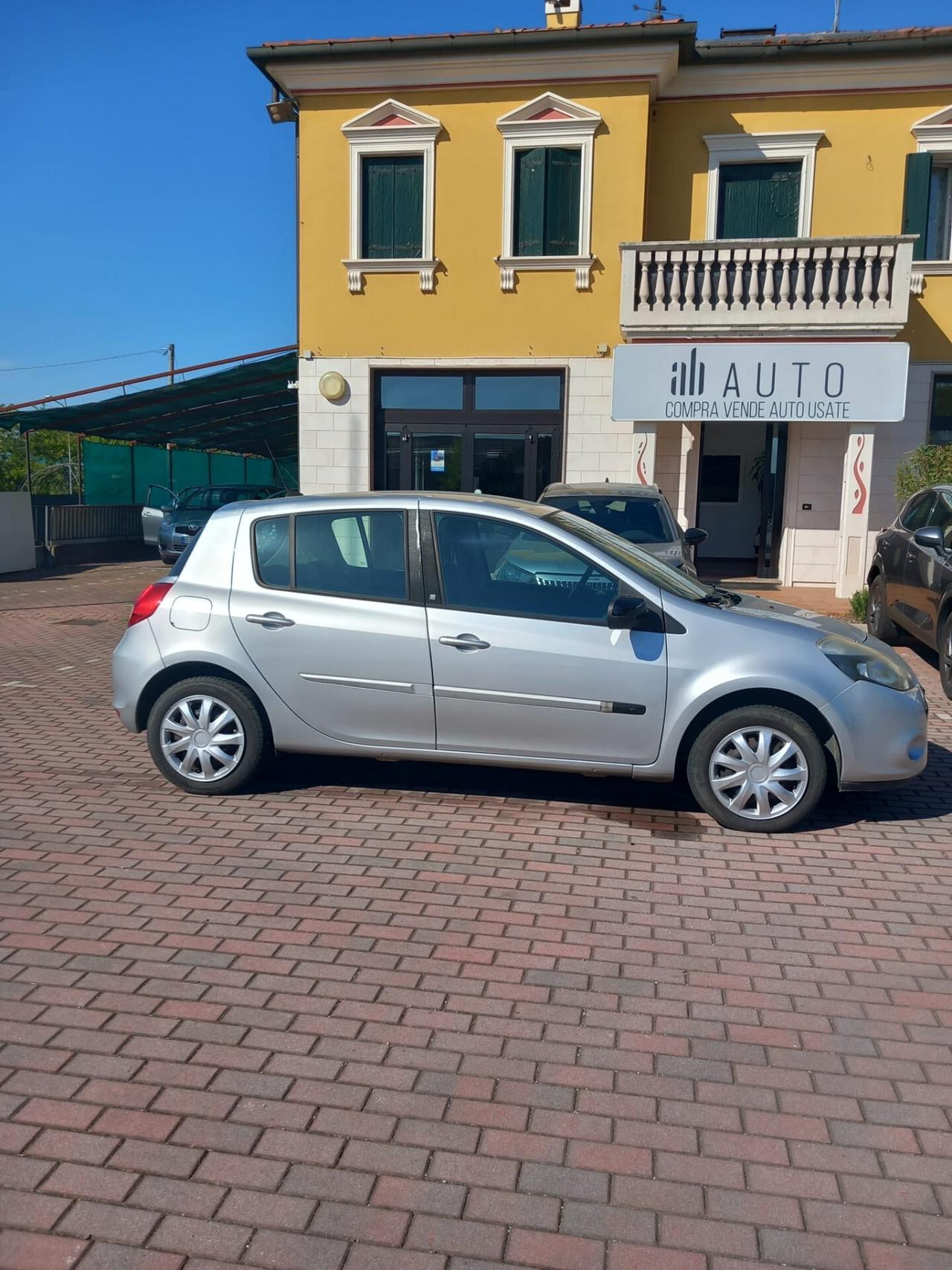 Renault Clio 1.2 16V 5 porte Confort