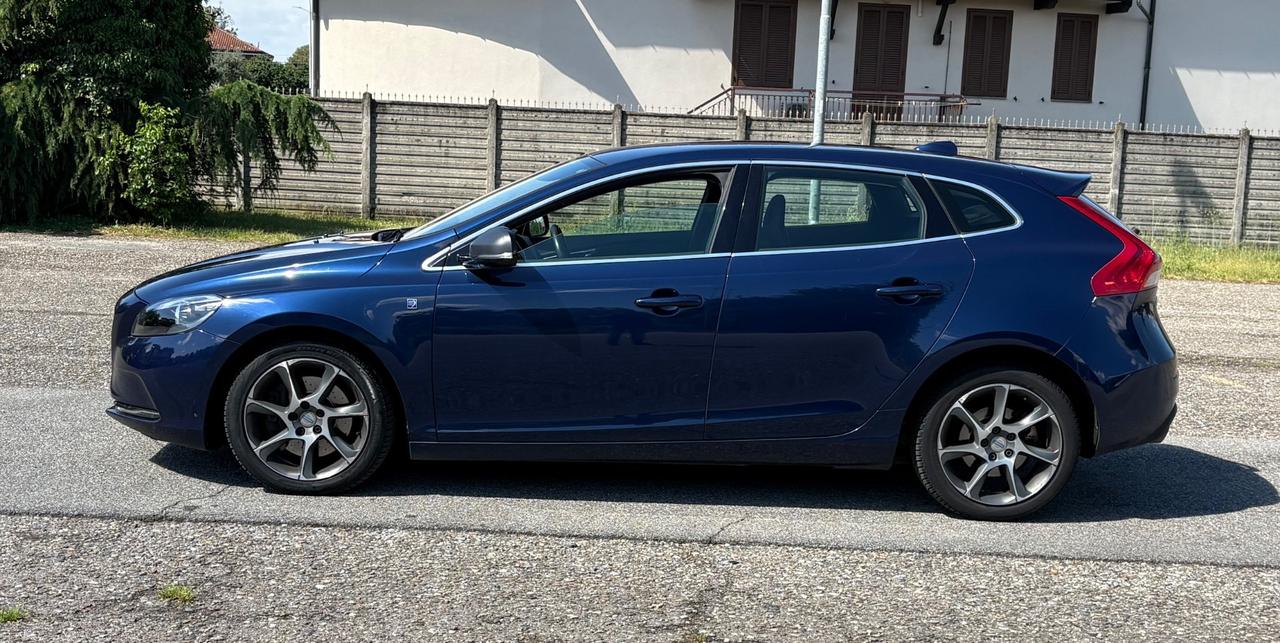 Volvo V40 D4 R-design Momentum Ocean 190cv EU6