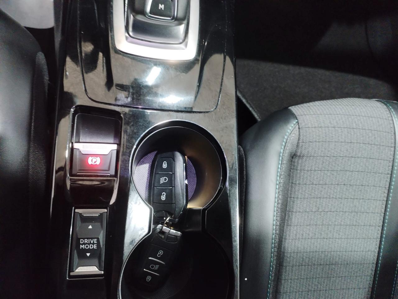 Peugeot 2008 BlueHDi 130 S&S EAT8 Allure