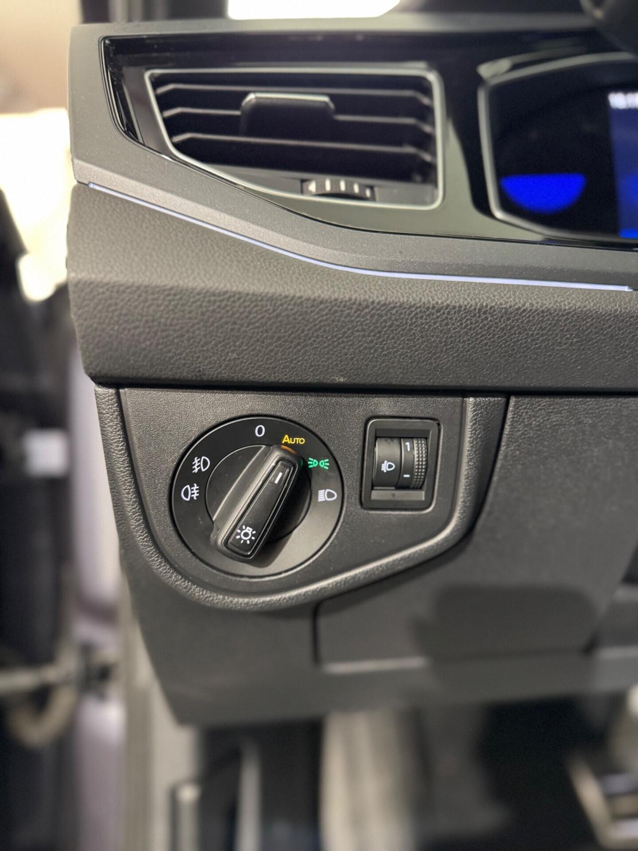 Volkswagen Polo 1.0 TSI DSG R-Line*SOLO 28.000 KM*