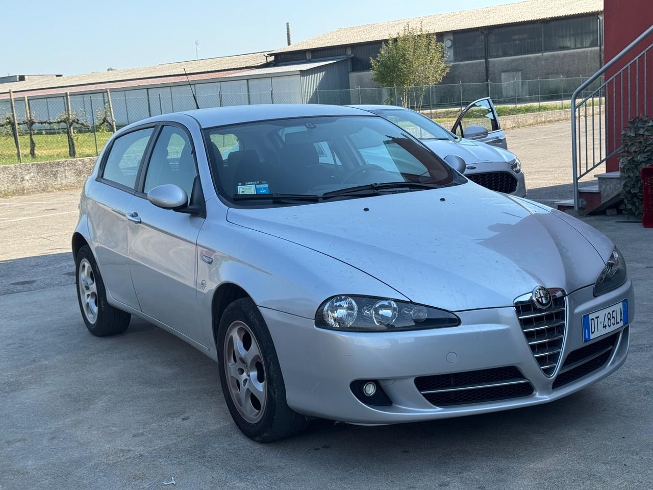 Alfa Romeo 147 1.6 16V Benzina 105 Cv 5p neopatentati