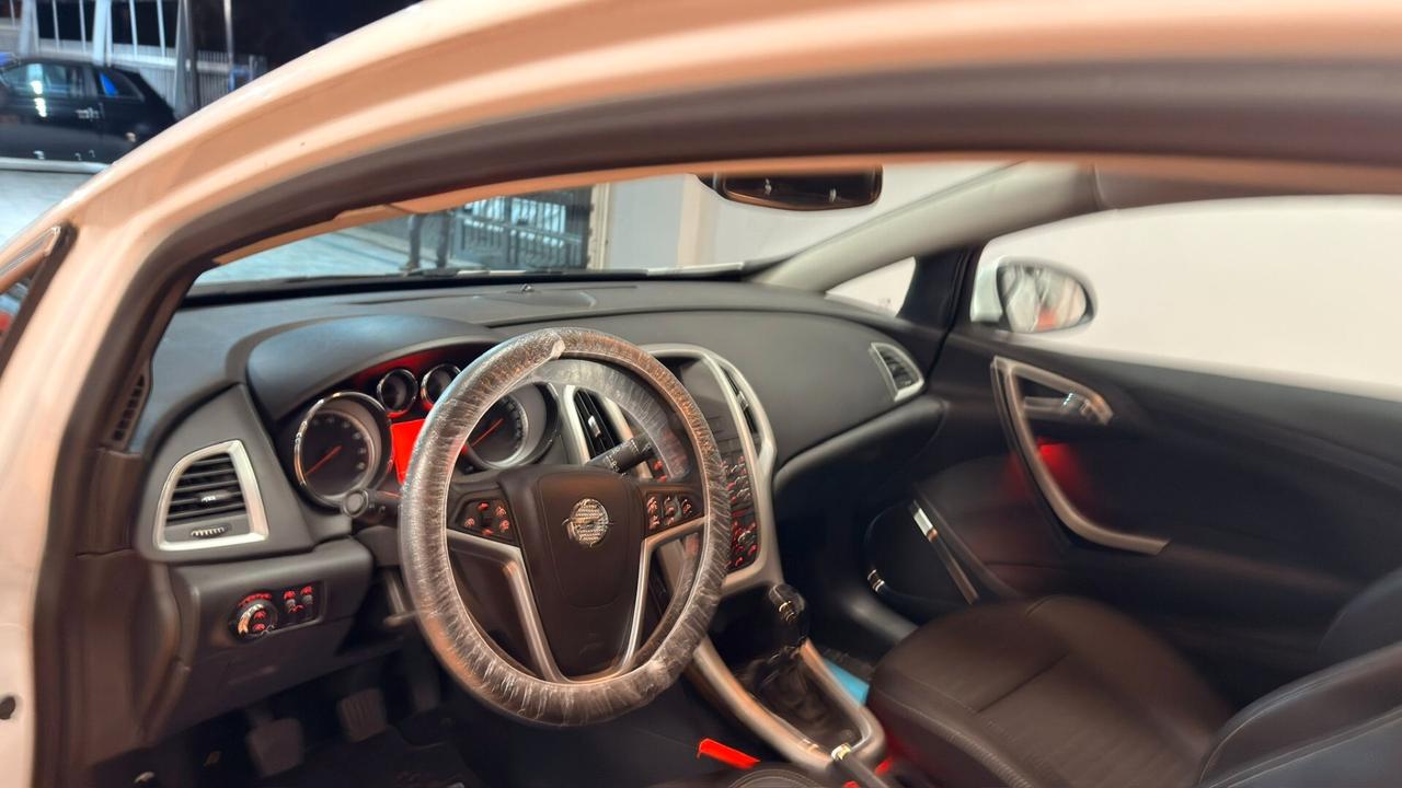 Opel Astra GTC 1.4 Turbo 120CV S&S 3 porte Cosmo