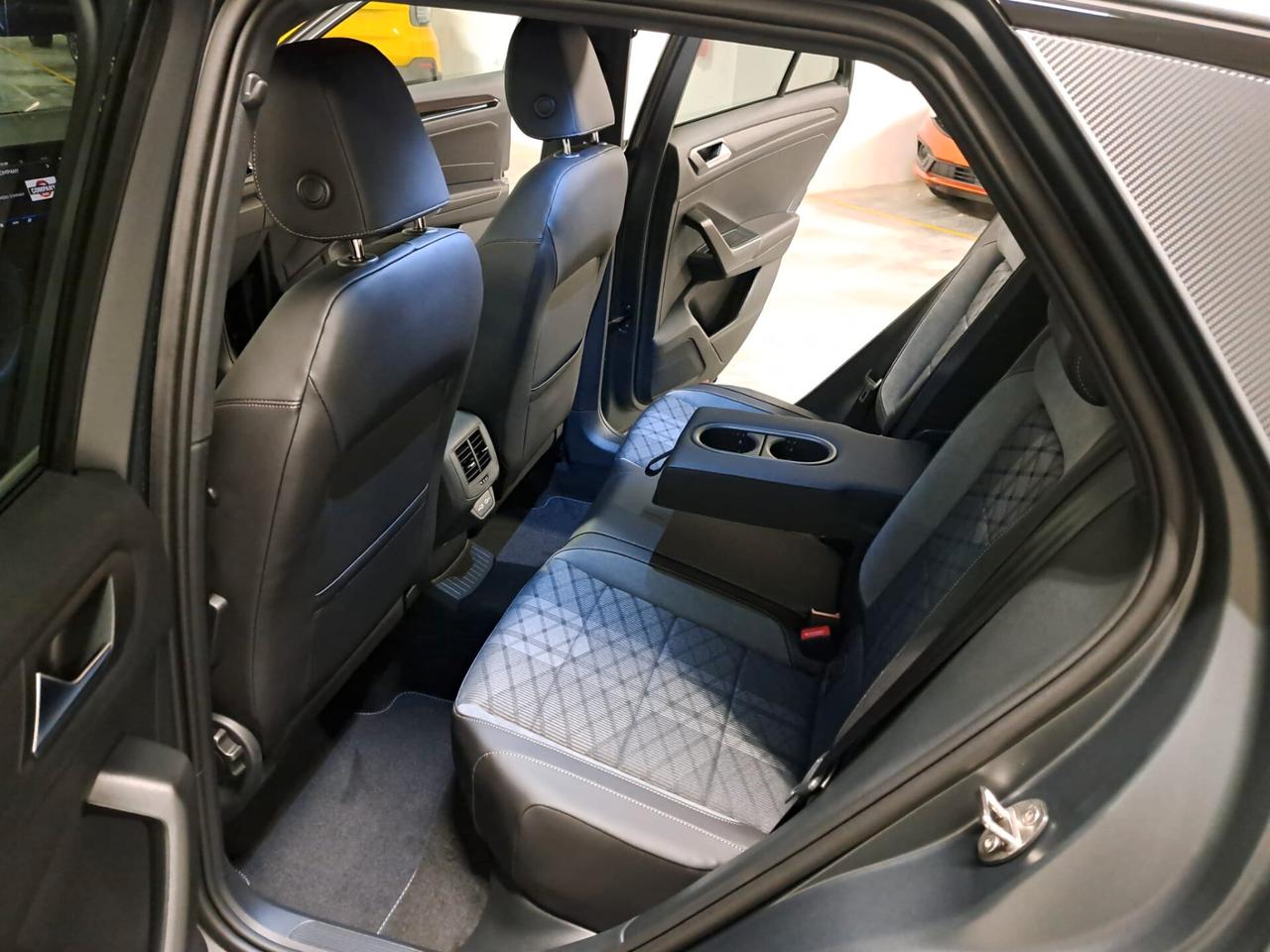 Volkswagen T-Roc 1500 TSI ACT R-Line Plus OPACA
