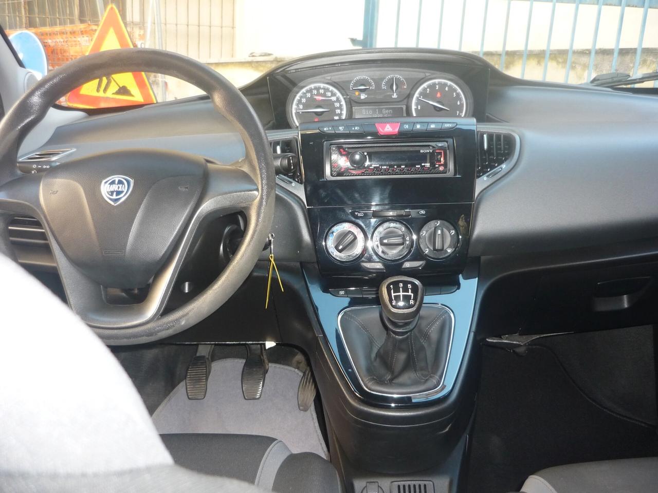 Lancia Ypsilon 0.9 TwinAir 85 CV 5 porte Metano Ecochic Gold
