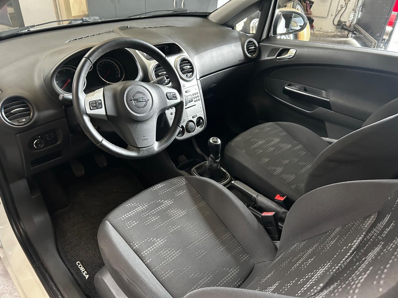 Opel Corsa 1300 CDTI 75 cv neopatentati