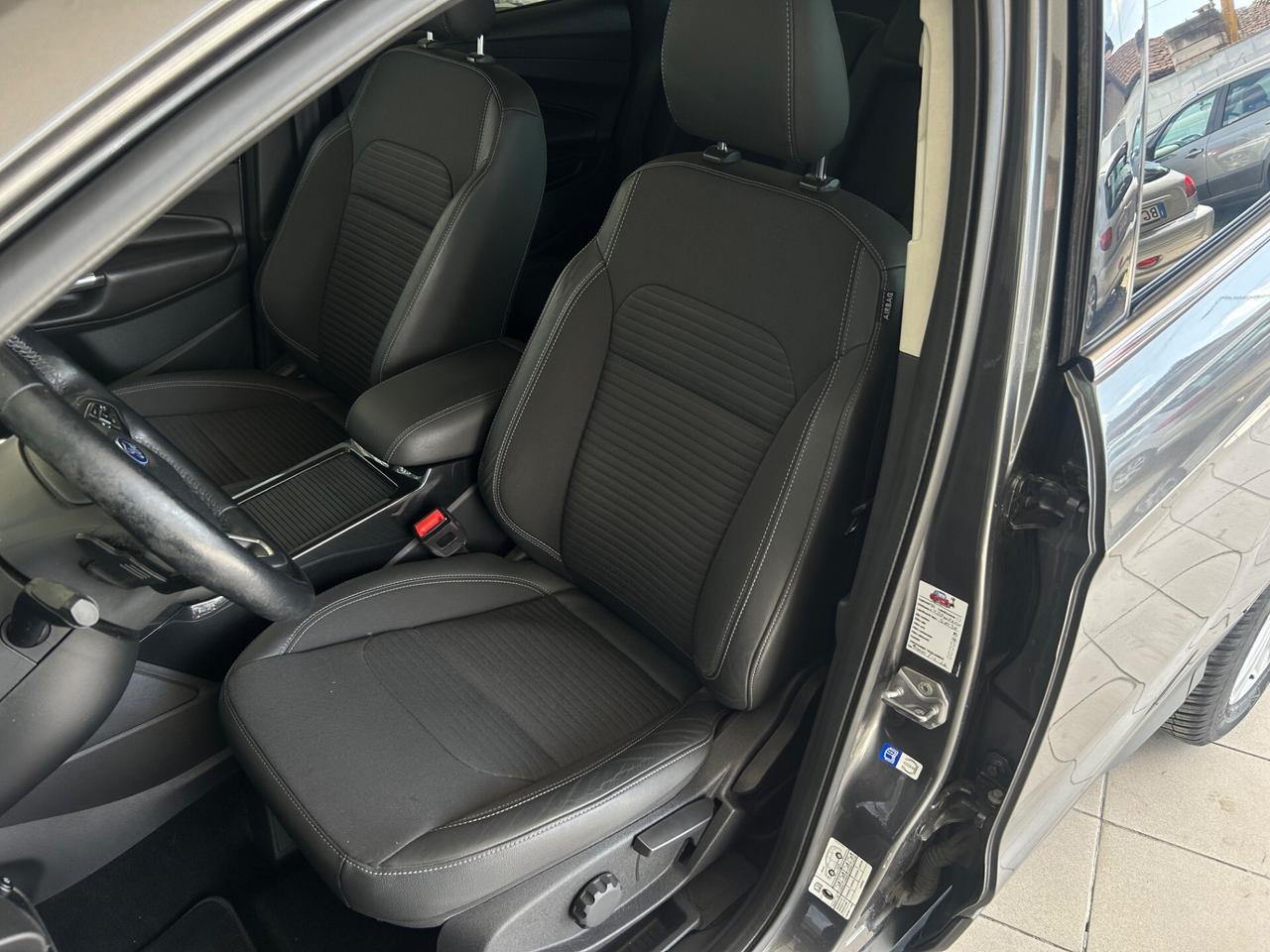 Ford Kuga 1.5 TDCI 120 CV S&S 2WD Powershift Titanium