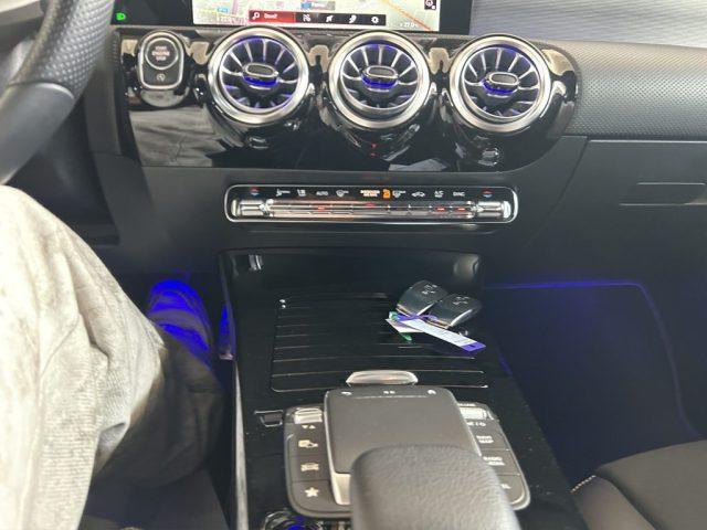 MERCEDES-BENZ A 180 A 180 d Automatic Premium