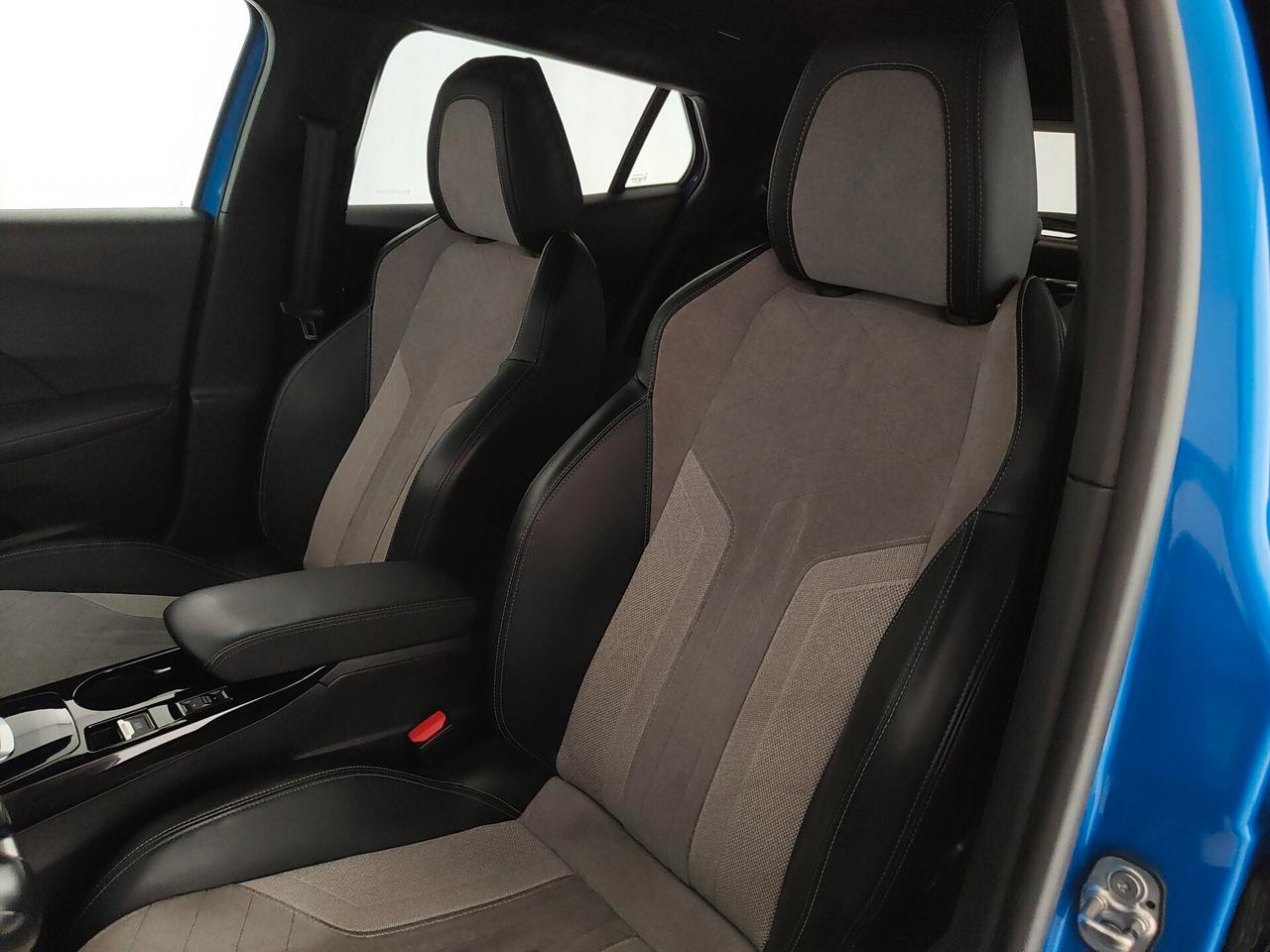 Peugeot 2008 motore elettrico 136 CV GT Pack