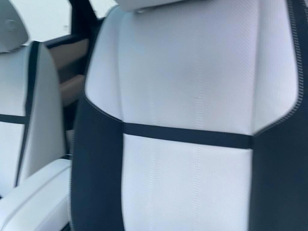 Land Rover Range Velar 2.0D I4 240 CV R-Dynamic HSE