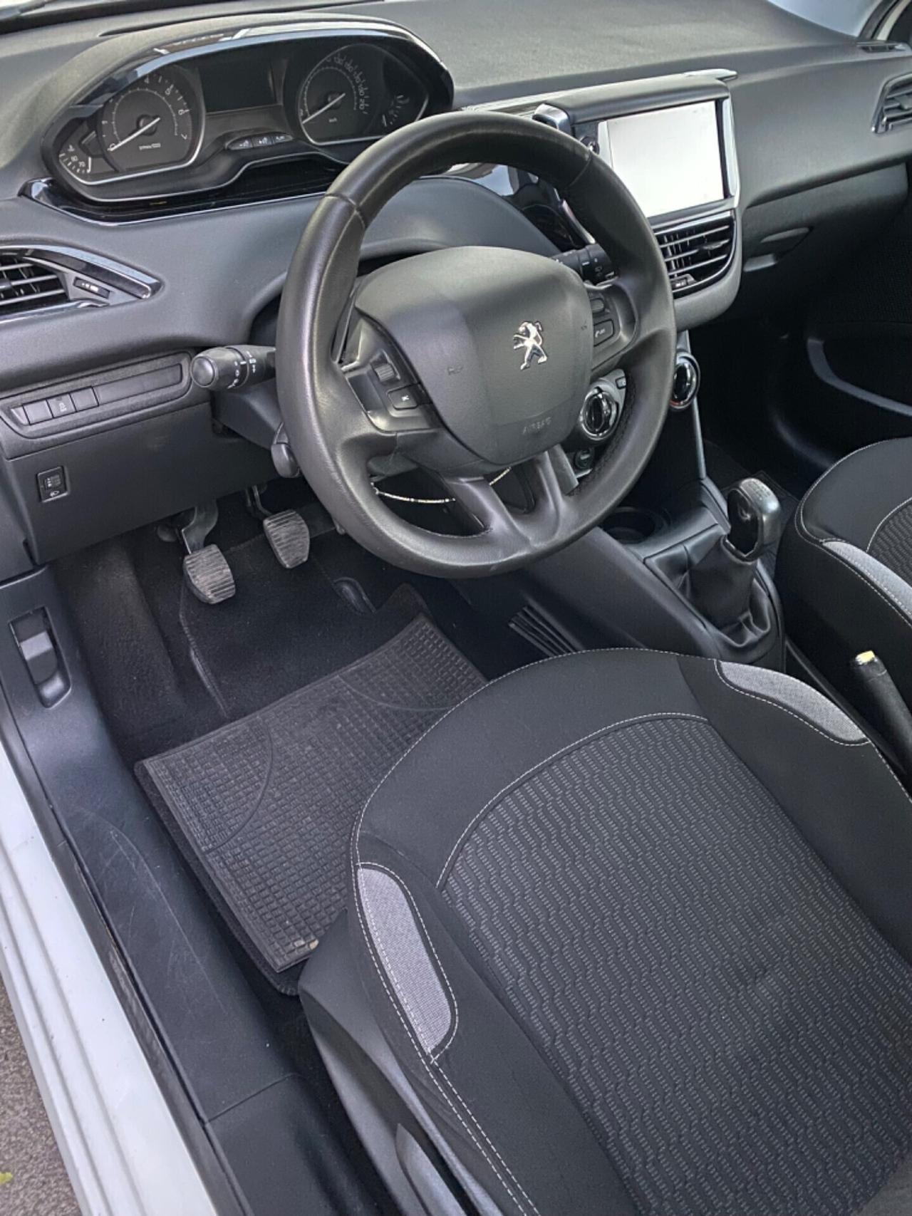 Peugeot 208 1.2 PureTech 82cv 5p. Active - KM ZERO