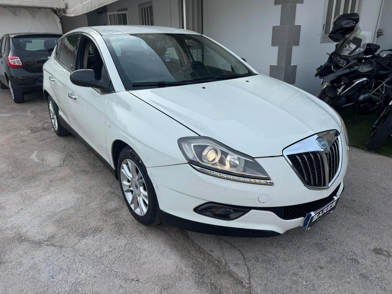 Lancia Delta 1.6 MJT DPF Silver