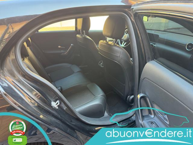 MERCEDES-BENZ A 200 d Automatic Premium