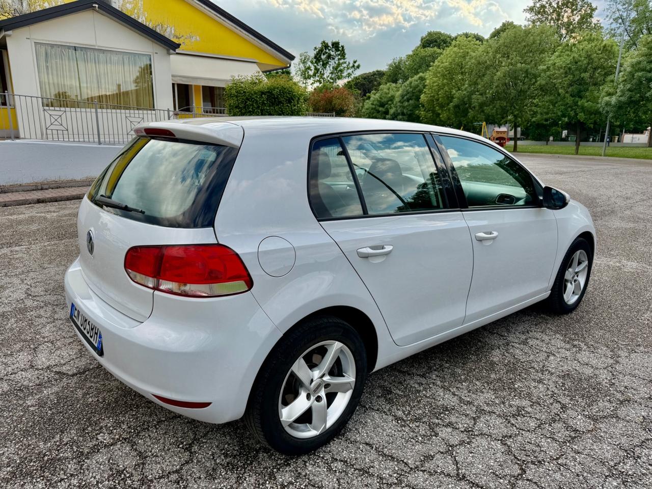 Volkswagen Golf 1.6 TDI DPF 5p. Highline