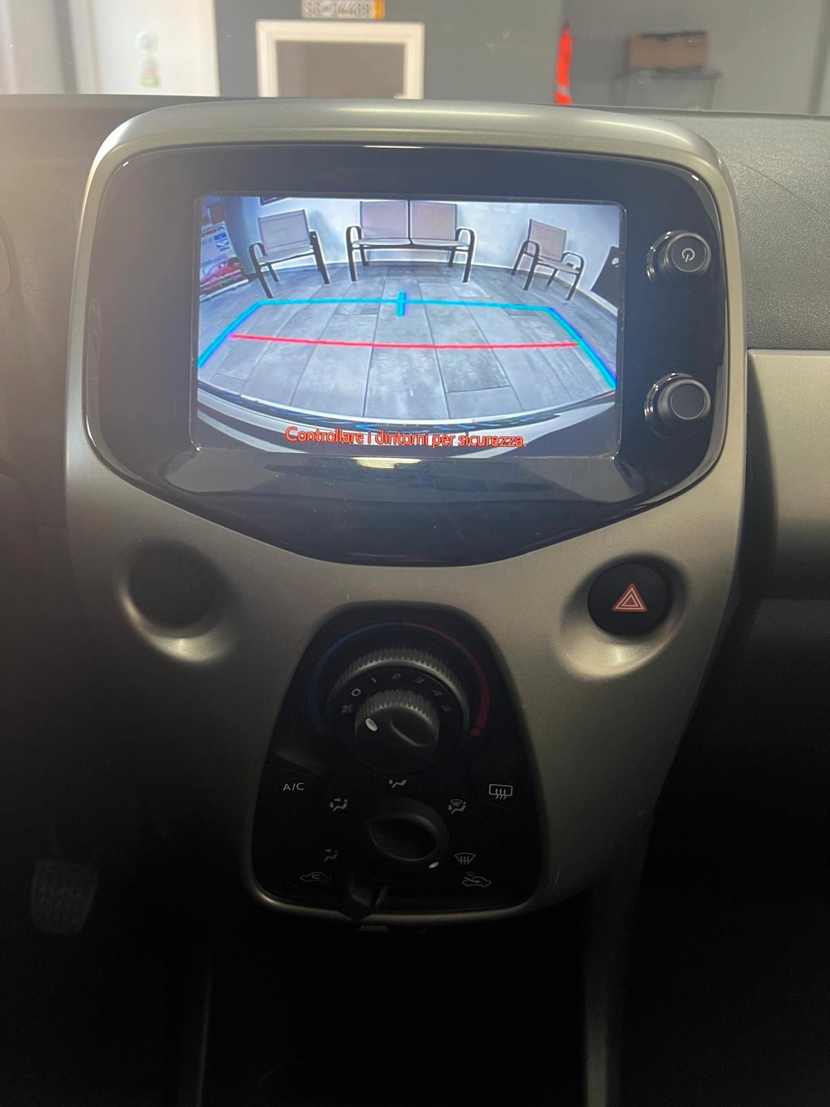 Citroen C1 PureTech 82 5 porte Shine