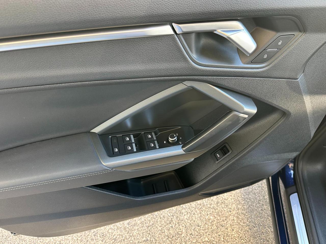 Audi Q3 Sportback 35 2.0 tdi Identity Black s-tronic