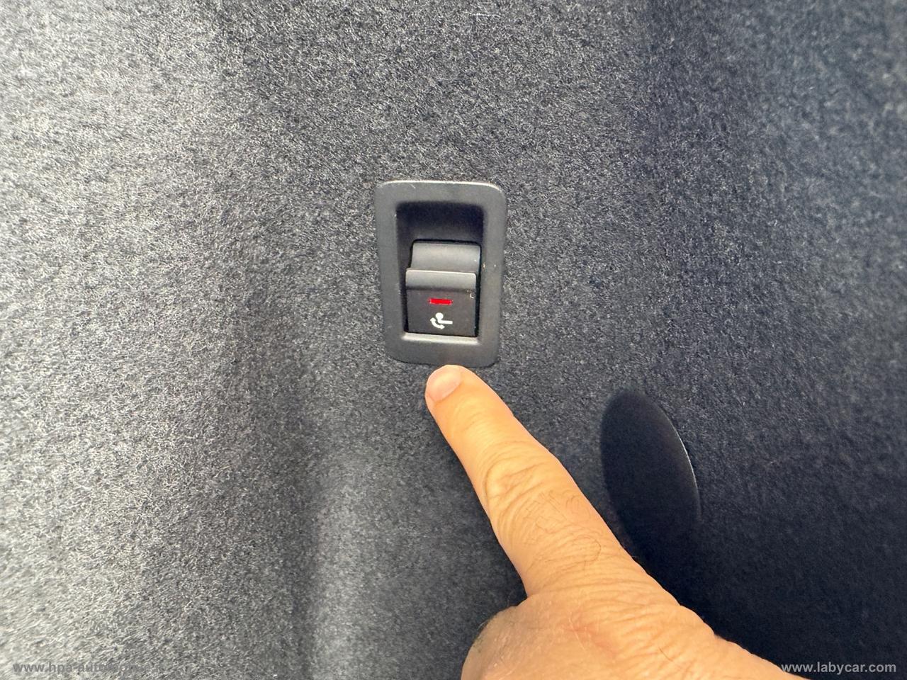 AUDI Q3 2.0TDI quattro S-LINE NAVI LED CERCHI 20 PELLE RETROCAMERA