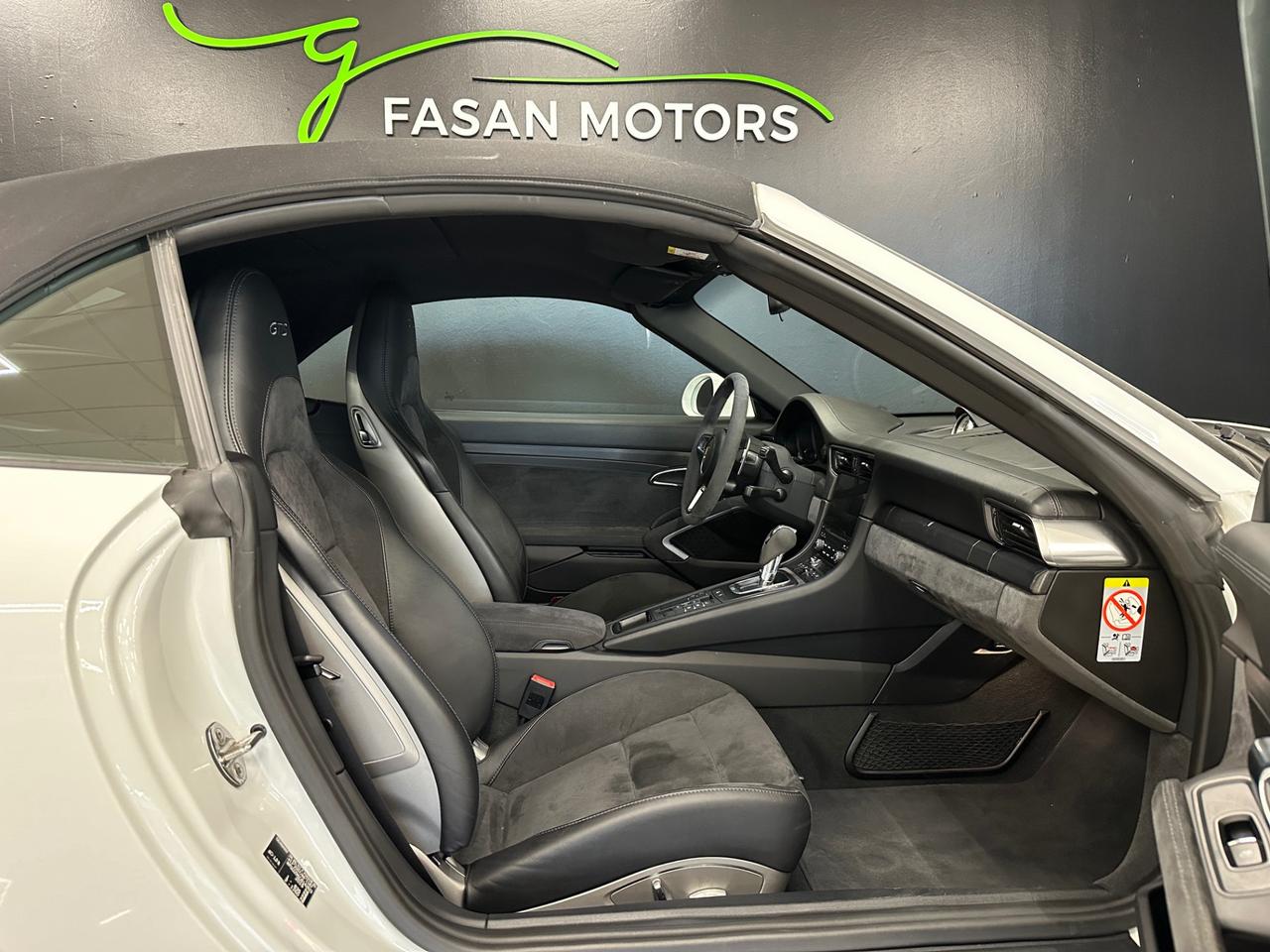 Porsche 911 Cabrio 3.0 Carrera 4 GTS auto