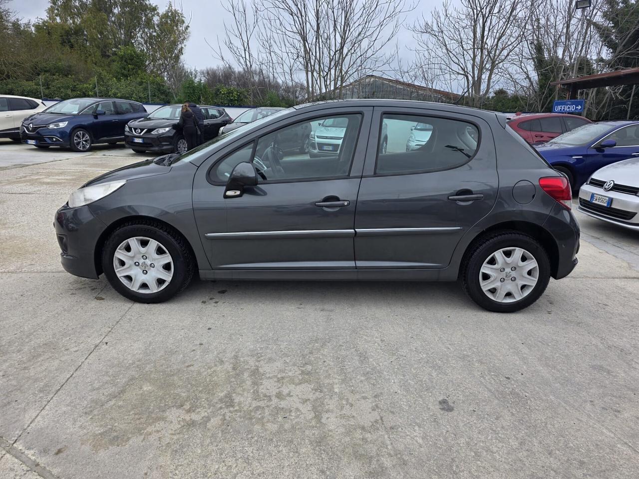 Peugeot 207 1.4 8V 75CV 5p. Active