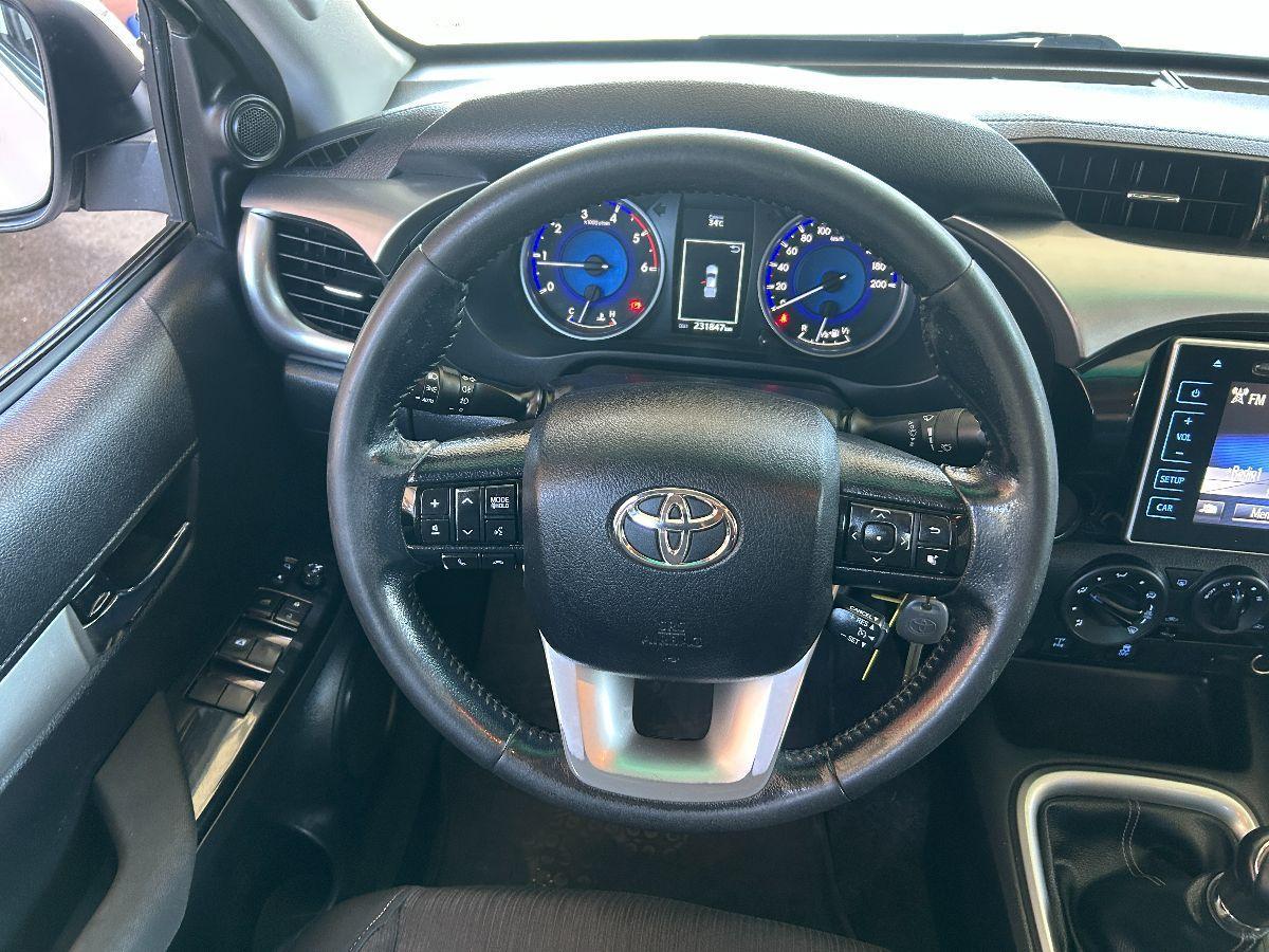 TOYOTA - Hilux 2.4 d-4d 4x4 EXECUTIVE TELECAMERA