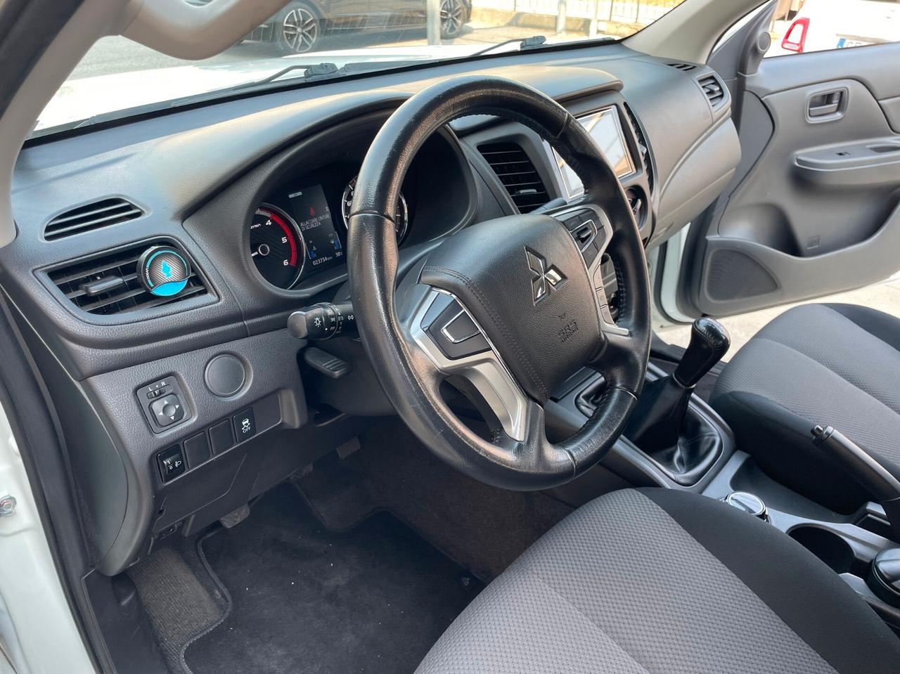Mitsubishi L200 2.3 D Club Cab 4x4 Easy Select Invite Connect