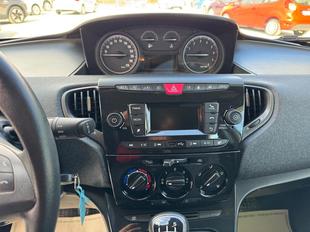Lancia Ypsilon 1.2 69 CV 5 porte GPL Ecochic Elefantino Blu