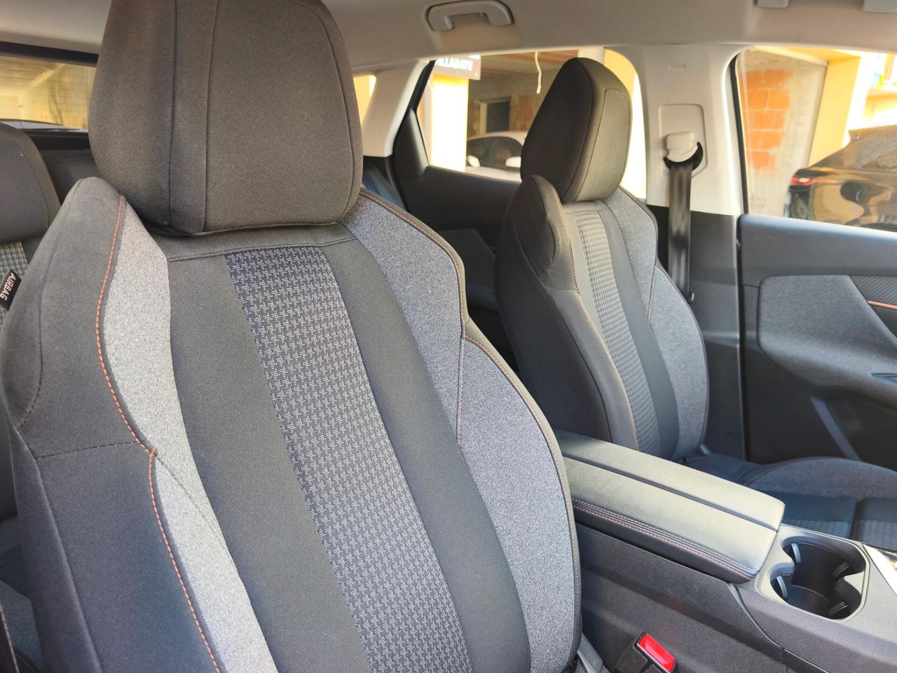 Peugeot 3008 HDi 130 CV EAT8 Business