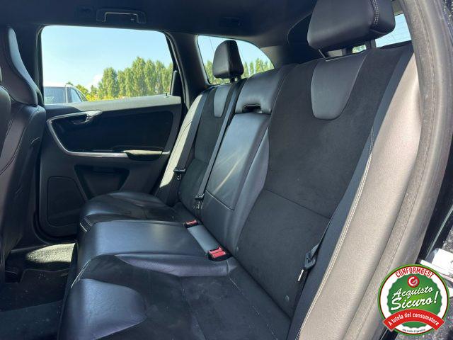 VOLVO XC60 D4 Geartronic R-design Momentum