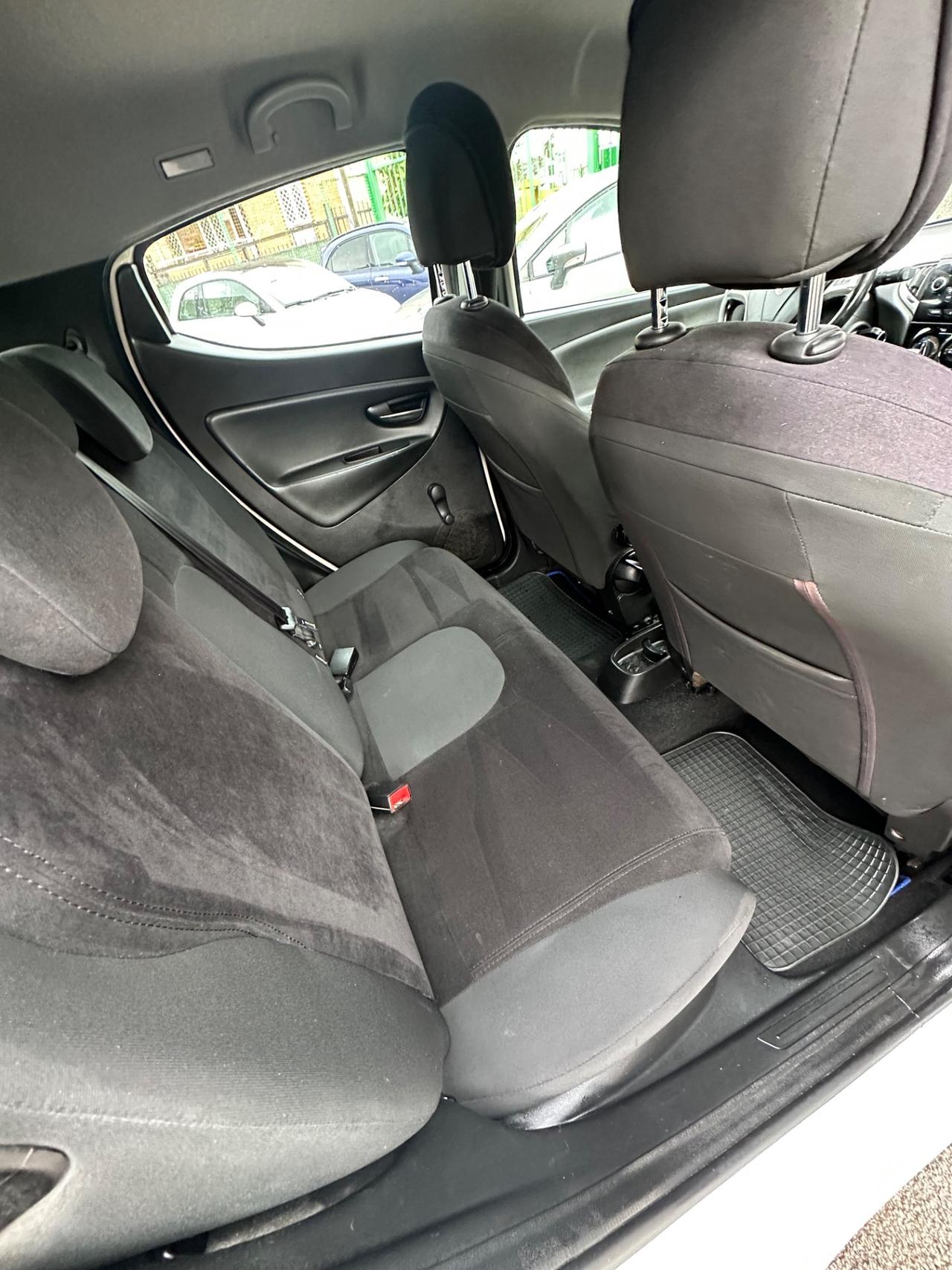 Lancia Ypsilon 1.2 69 CV 5 porte GPL Ecochic Platinum