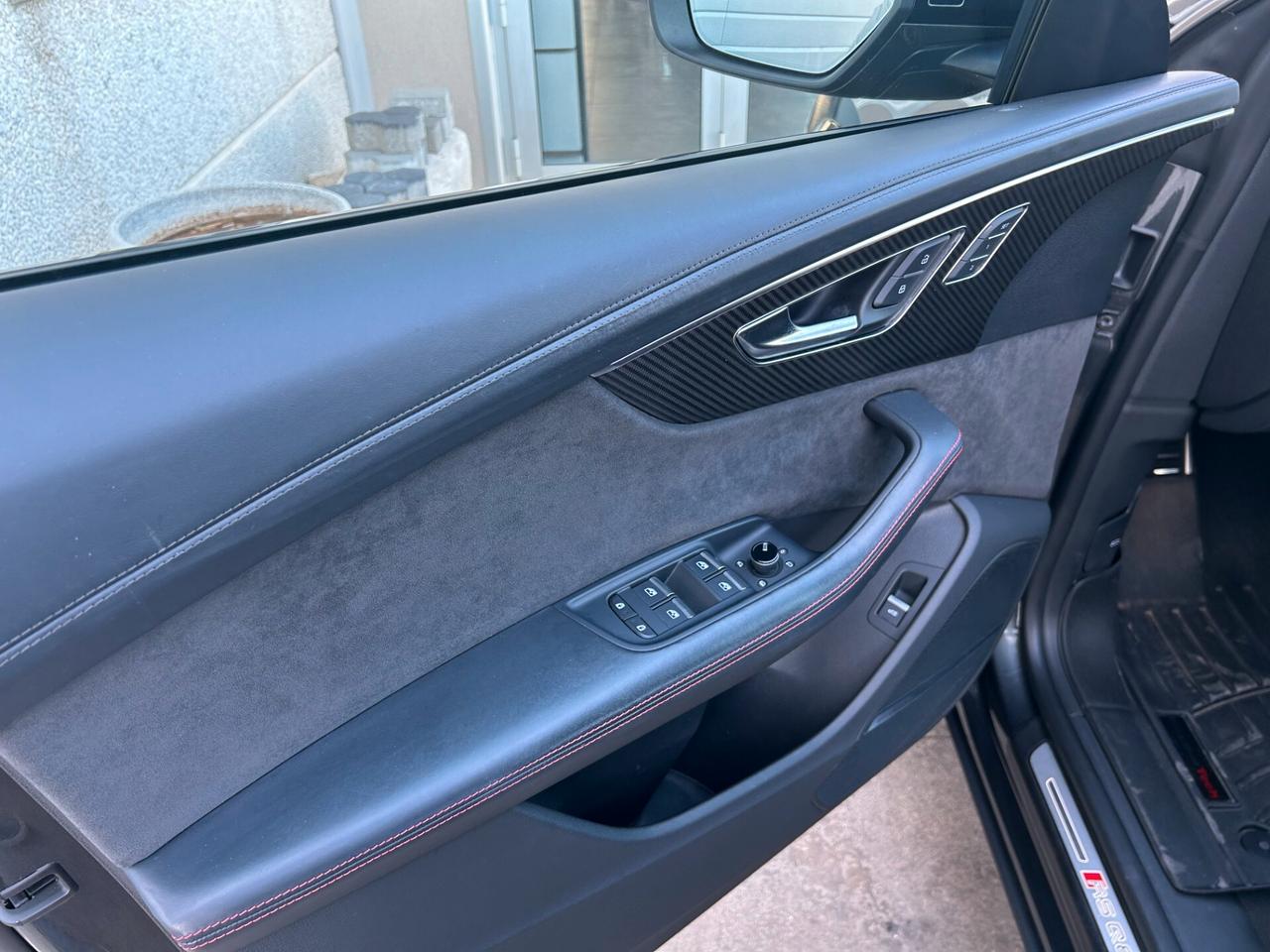 Audi RSQ8 TFSI V8 600CV quattro tiptronic