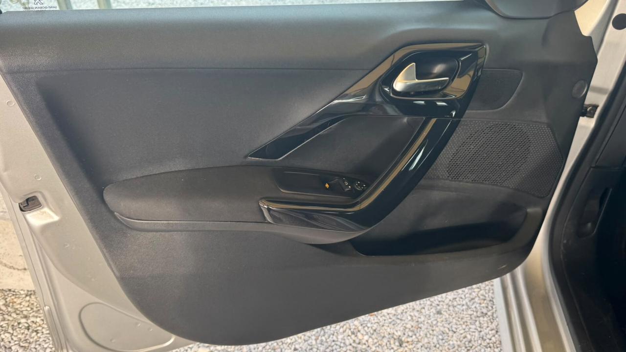 Peugeot 208 1.4 HDi 68 CV 5 porte Allure