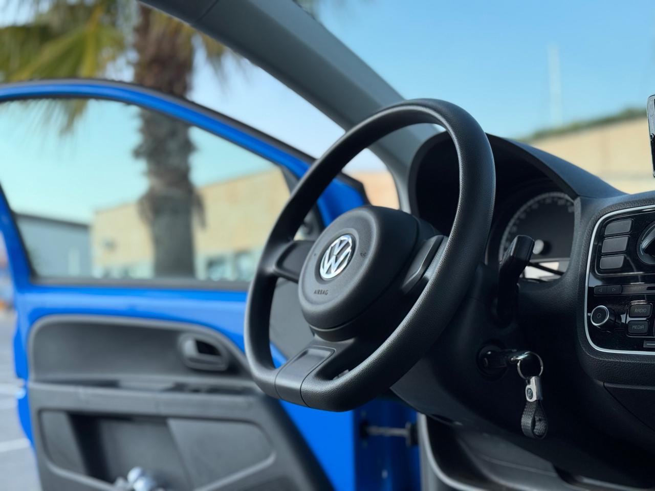 VOLKSWAGEN UP 1.0 BENZINA NEO PATENTATI KM REALI 12 MESI DI GARANZIA