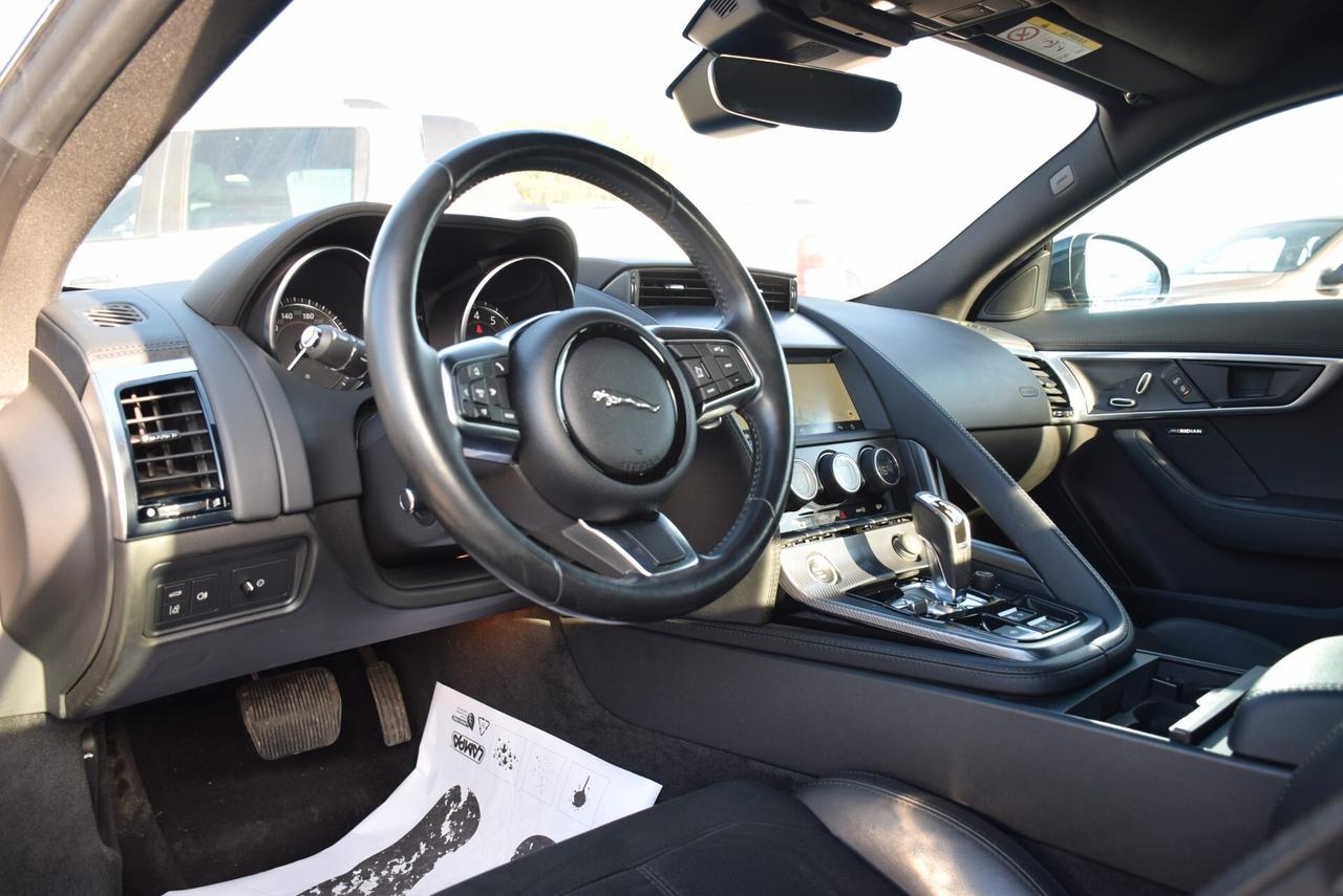 Jaguar F-Type 2.0 300CV aut. Coupé R-Dynamic 21000KM