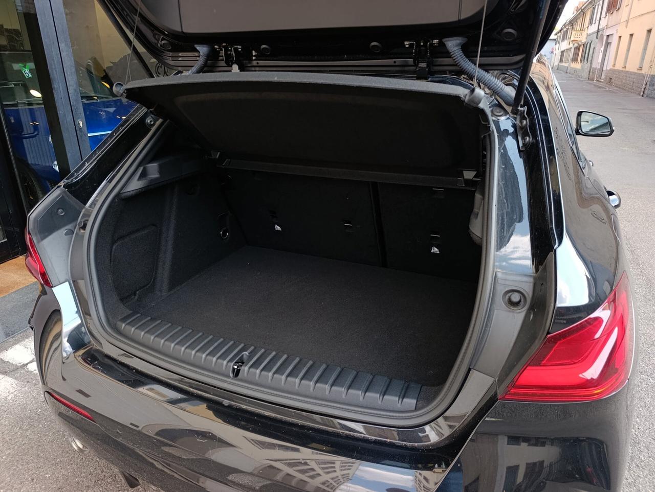Bmw 116d 5p. Msport aut. F40 ok neopatente