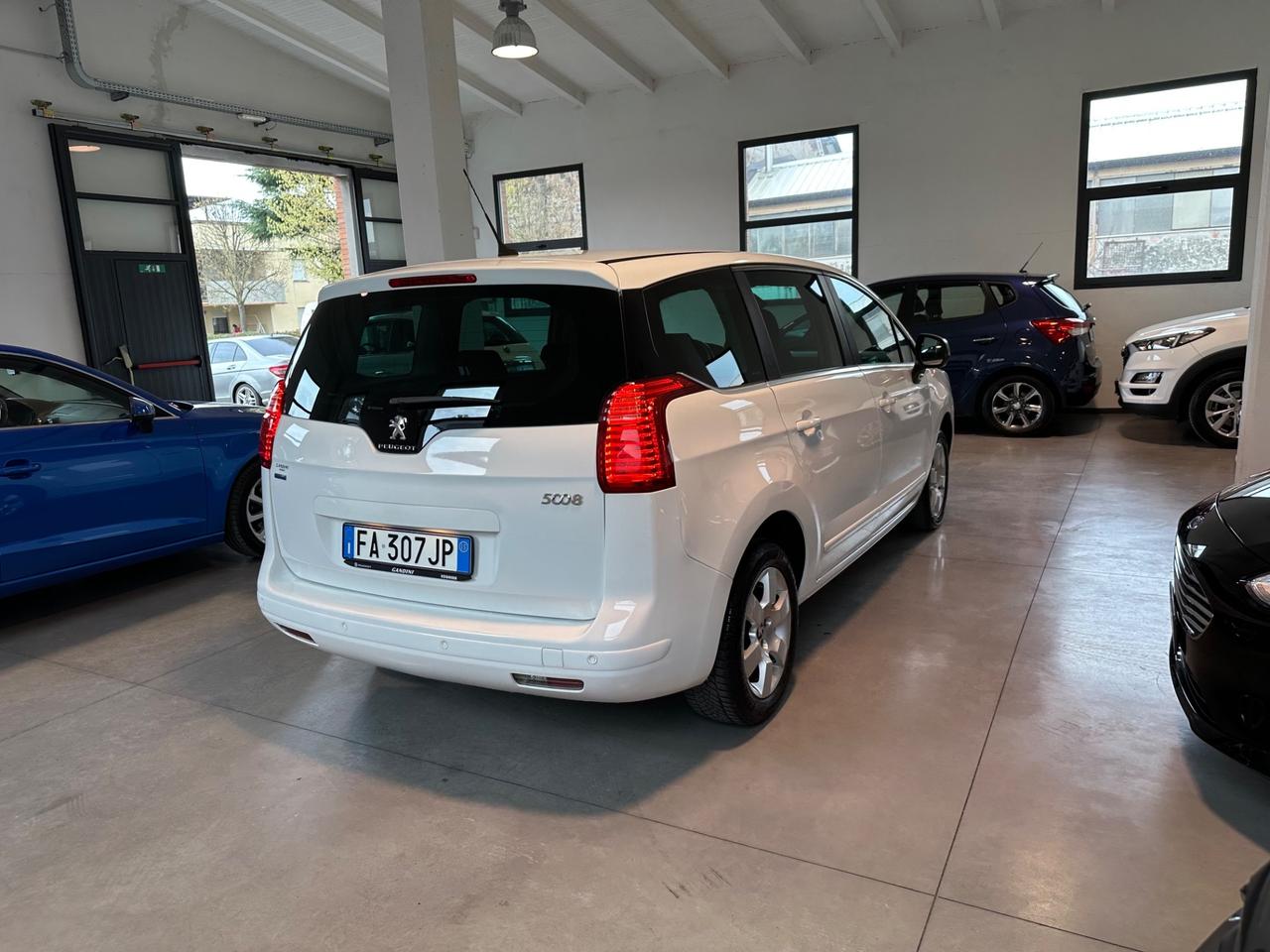 Peugeot 5008 BlueHDi 120 S&S Allure