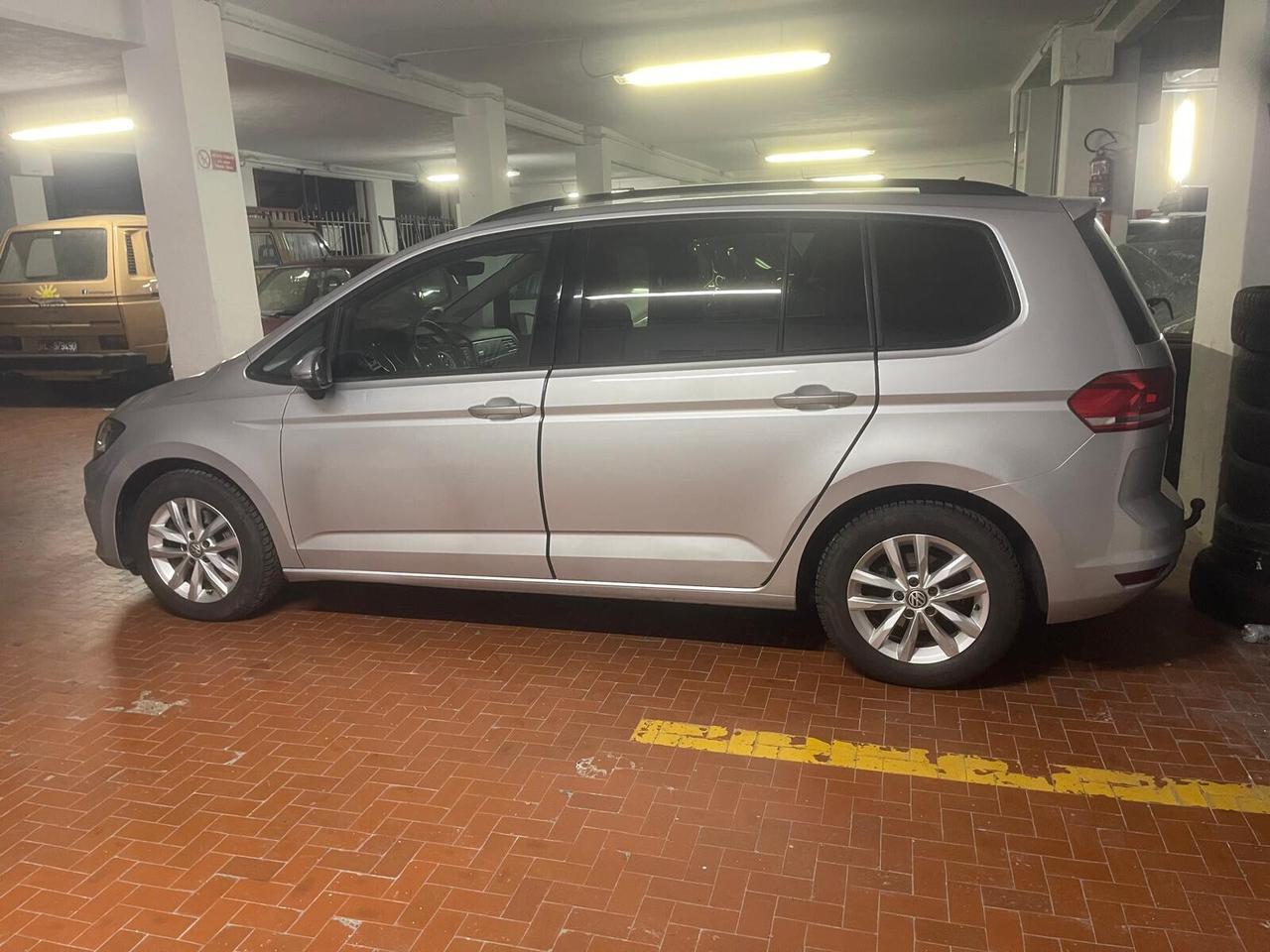 Volkswagen Touran 1.6 TDI 115 CV SCR DSG Executive BlueMotion Tech.