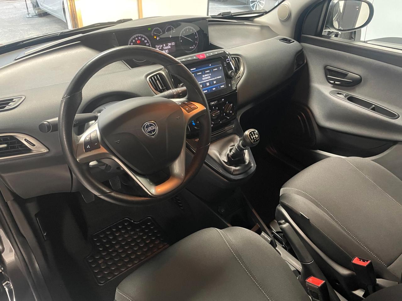 Lancia Ypsilon 1.0 FireFly 5 porte S&S Hybrid Gold