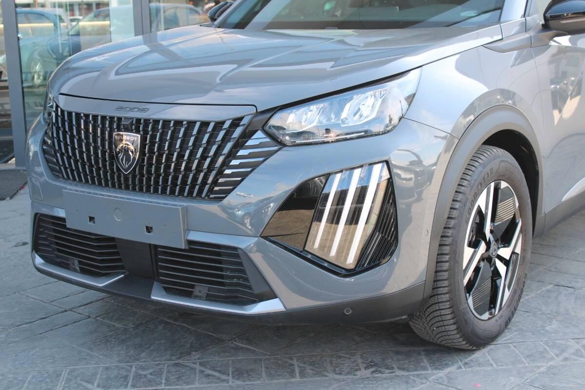 Peugeot 2008 1.2 puretech Allure s&s 100cv Con NAVIGATORE