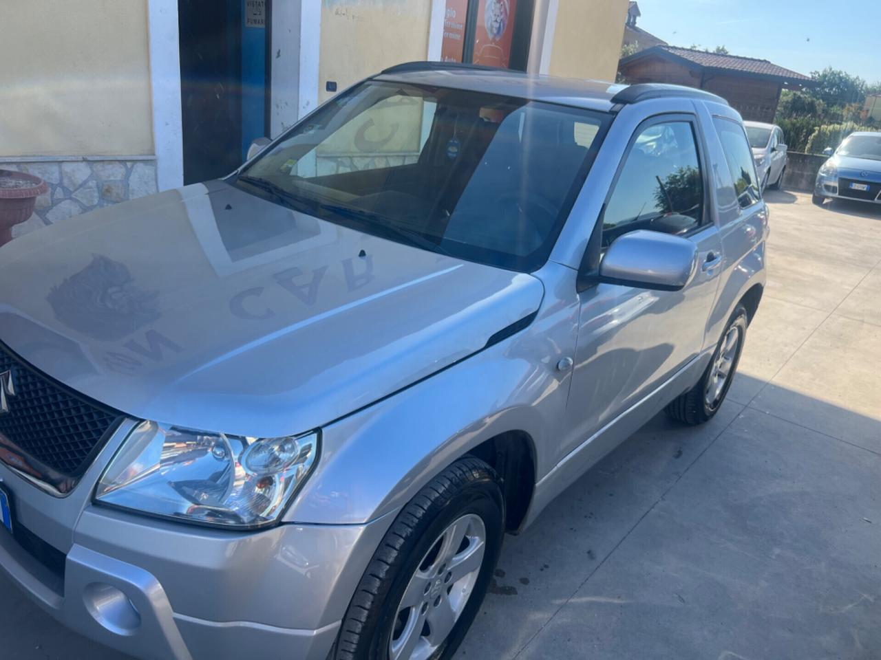 Suzuki Grand Vitara 1.6 16V 3 porte 4x4 gommato e tagliandato