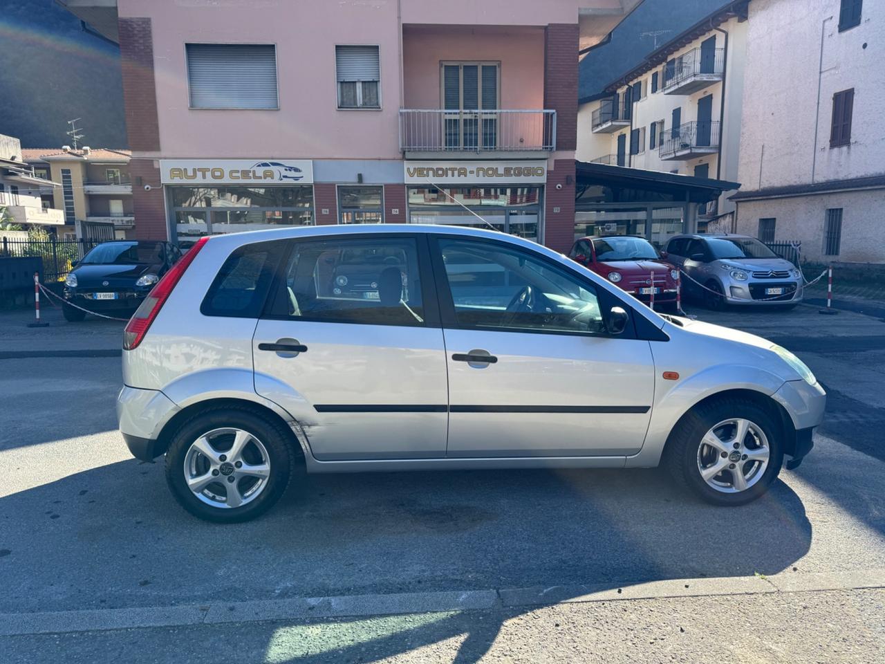 Ford Fiesta 1.2 16V 5p. CINGHIA NUOVA - OK NEOPATENTATI