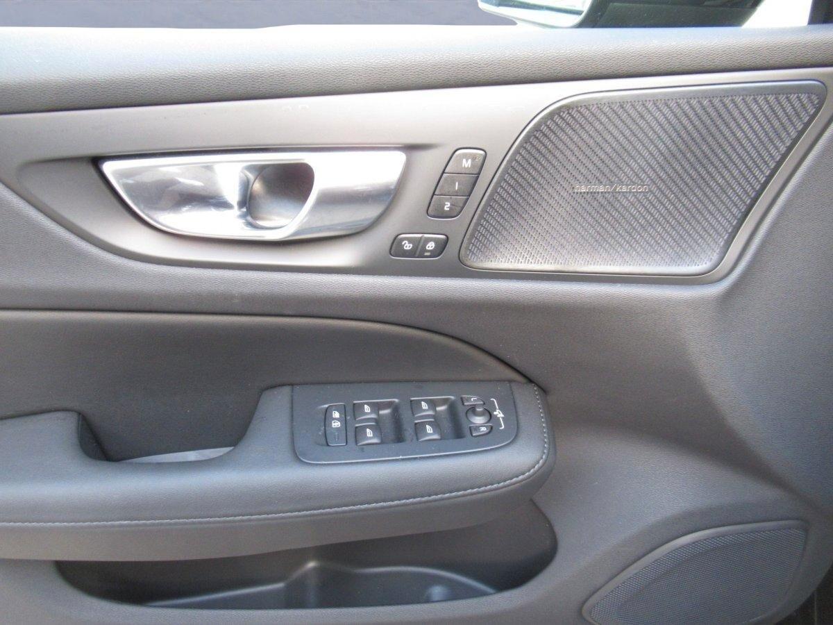 Volvo V60 T8 Plug-in Hybrid AWD automatico Plus Bright