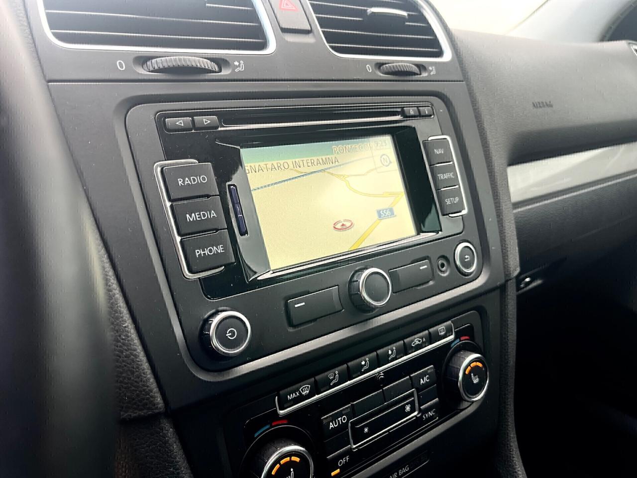 Volkswagen Golf 1.6 TDI(105cv)*NAVI*SEDILRISCALD*SENSORI