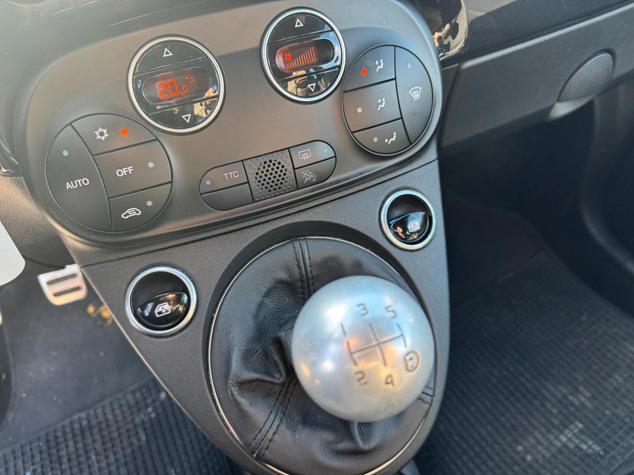 Abarth 595 1.4 Turbo T-Jet 165 CV Scorpioneoro