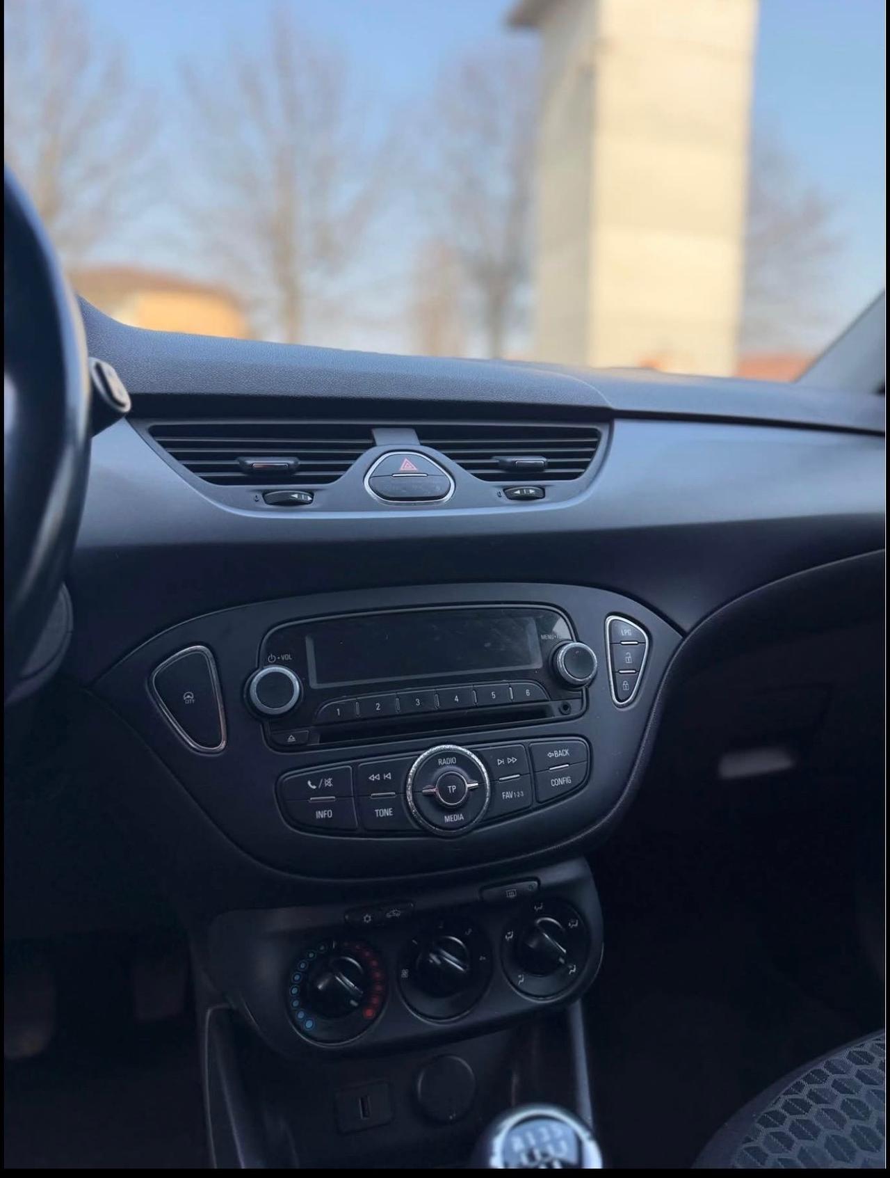 Opel Corsa 1.4 90CV GPL Tech Coupé b-Color