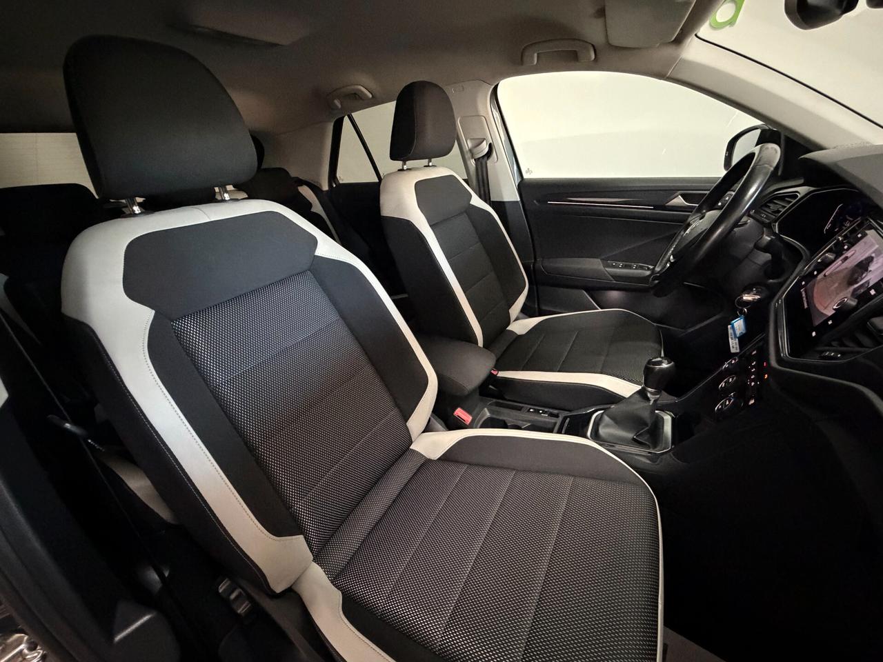 Volkswagen T-Roc 1.6 TDI 116CV SCR R-LINE 17" LED/CAMERA/NAVI