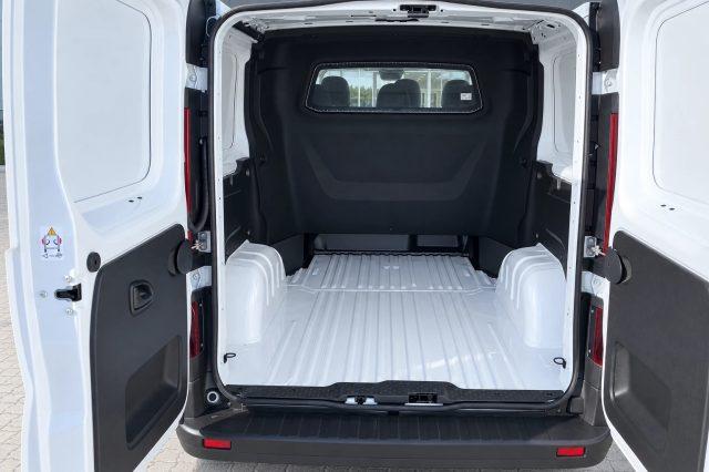 RENAULT Trafic L1H1 150 6 POSTI