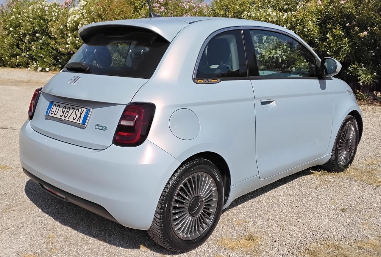 Fiat 500 500e Berlina 42 kWh La Prima