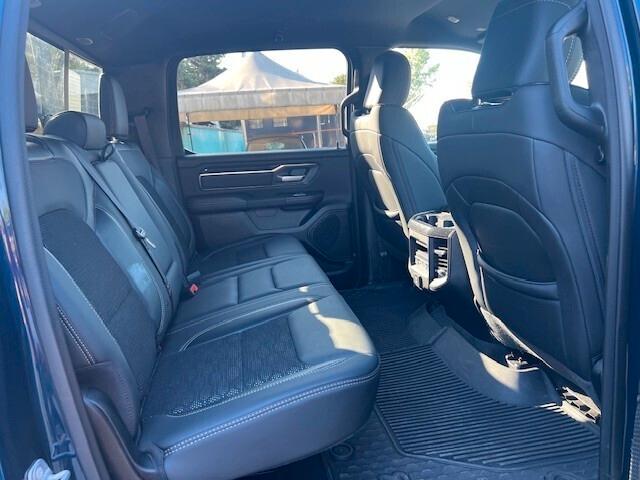 Dodge RAM 1500 Crew Cab 5.7 V8 Hemi 4x4 Sport