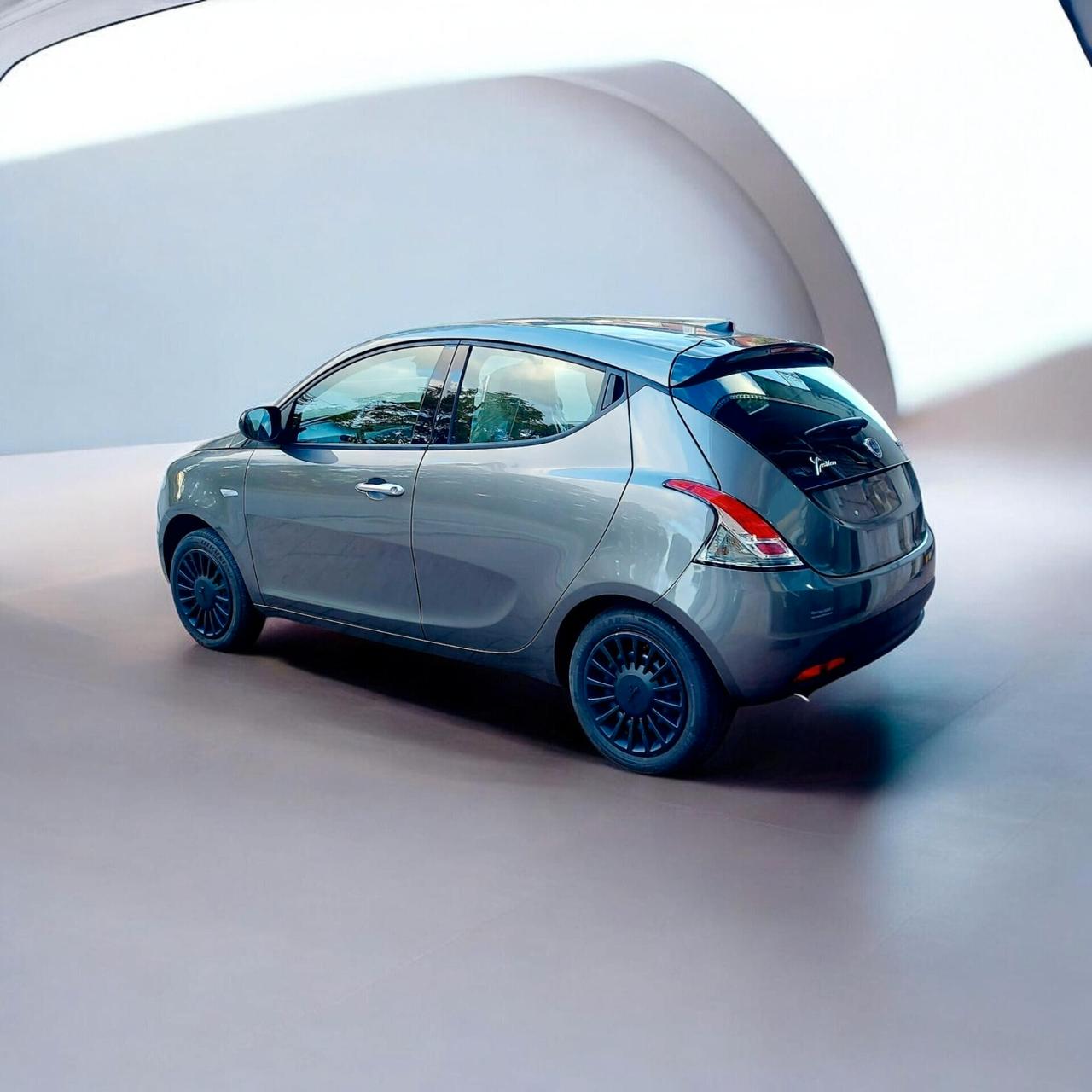 Lancia Ypsilon 1.0 FireFly 5 porte S&S Hybrid Silver Plus
